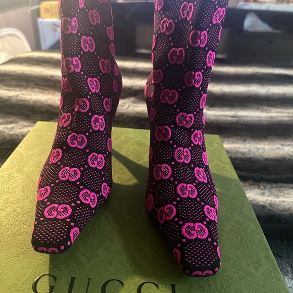 Gucci
GG Jacquard sock bootie
Size 40.5 women - Picture 6 of 9